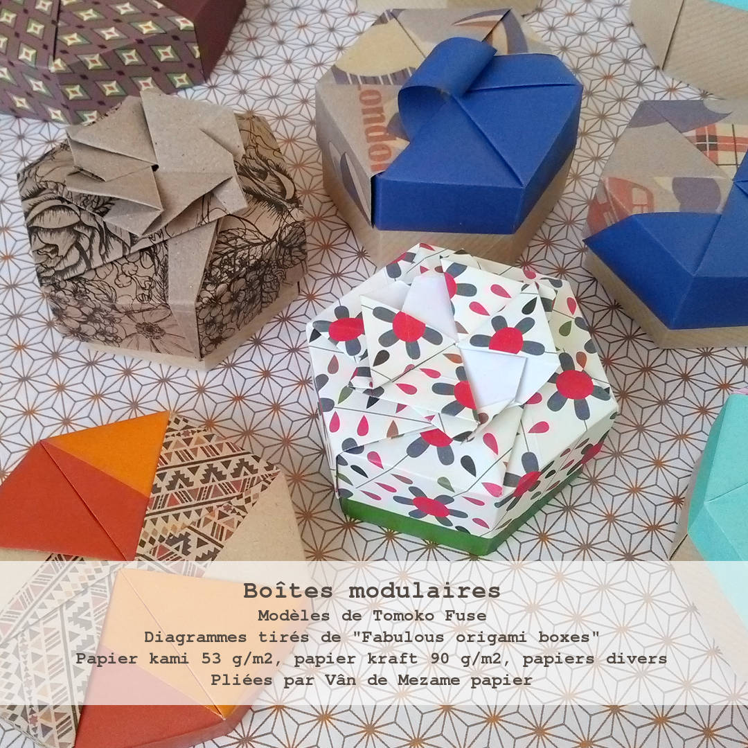 Boîtes origami artistiques hexagonales en papier décoré selon des diagrammes de Tomoko Fuse
